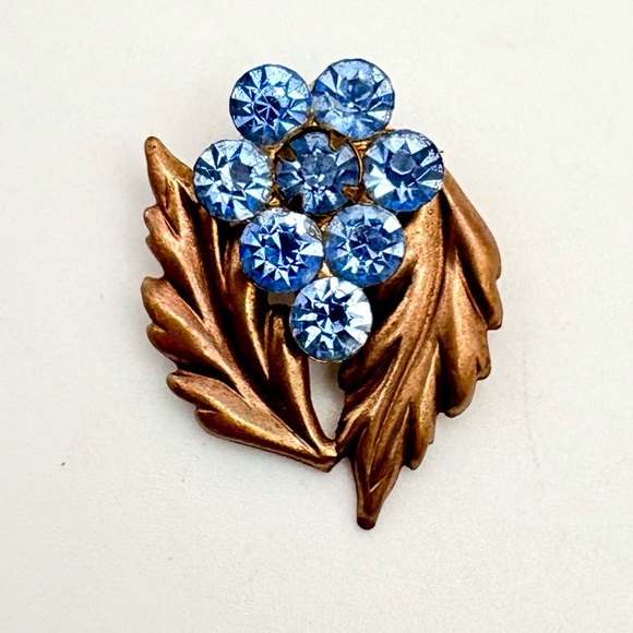 Jewelry - Vintage 1930s Blue Paste Rhinestone Gold Tone Floral Brooch